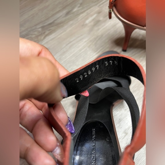 BALENCIAGA Neoprene Leather Crisscross Sandals Open Toe Red Black 6.5 $1000 - Picture 3 of 5